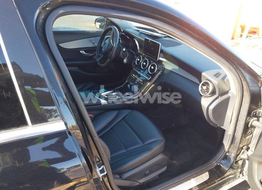 Photo 5 of 2015 Mercedes-benz C 300 4MATIC/LUXURY 4MATIC/SPORT 4MATIC (VIN 55SWF4KB2FU015056)