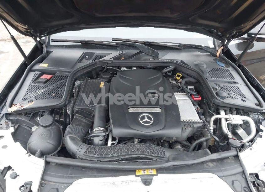 Photo 10 of 2015 Mercedes-benz C 300 4MATIC/LUXURY 4MATIC/SPORT 4MATIC (VIN 55SWF4KB2FU036943)
