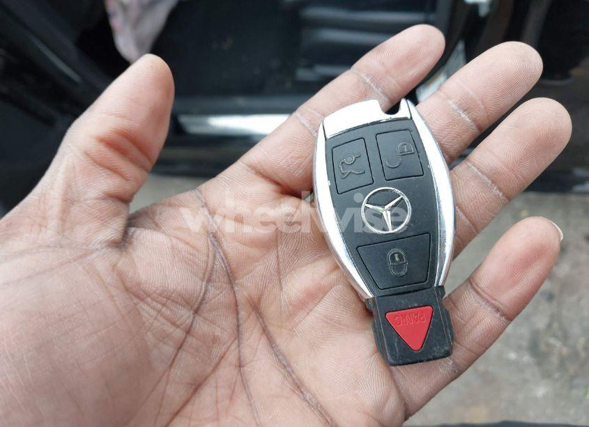 Photo 11 of 2015 Mercedes-benz C 300 4MATIC/LUXURY 4MATIC/SPORT 4MATIC (VIN 55SWF4KB2FU036943)