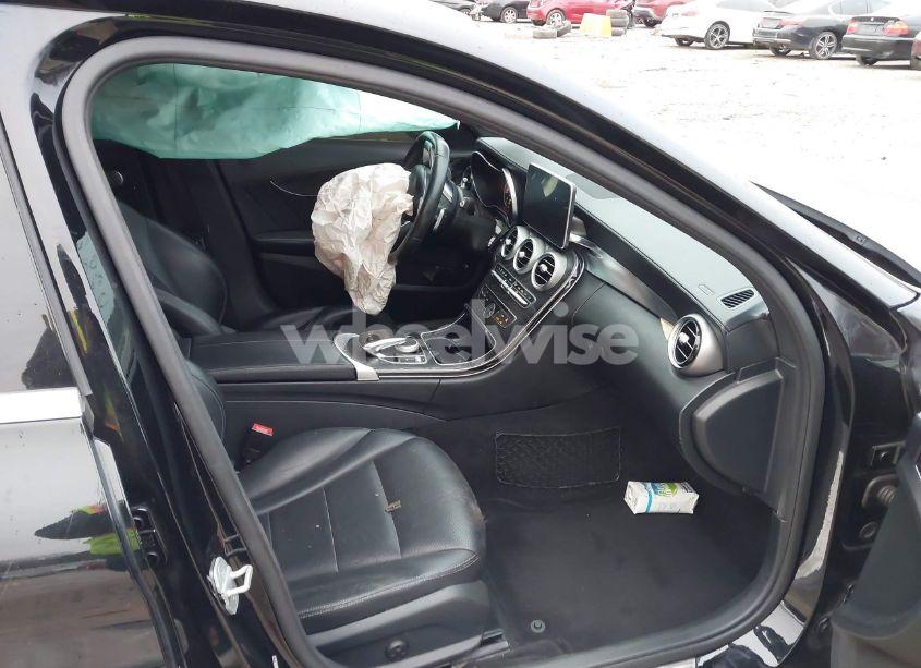 Photo 5 of 2015 Mercedes-benz C 300 4MATIC/LUXURY 4MATIC/SPORT 4MATIC (VIN 55SWF4KB2FU036943)