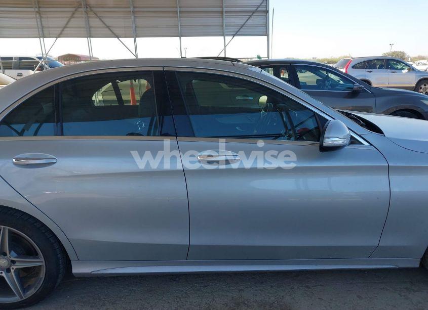 Photo 14 of 2015 Mercedes-benz C 300 4MATIC/LUXURY 4MATIC/SPORT 4MATIC (VIN 55SWF4KB2FU037719)