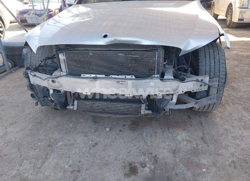 Photo 6 of 2015 Mercedes-benz C 300 4MATIC/LUXURY 4MATIC/SPORT 4MATIC (VIN 55SWF4KB2FU037719)