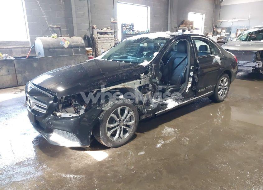 Photo 2 of 2015 Mercedes-benz C 300 4MATIC/LUXURY 4MATIC/SPORT 4MATIC (VIN 55SWF4KB2FU047196)