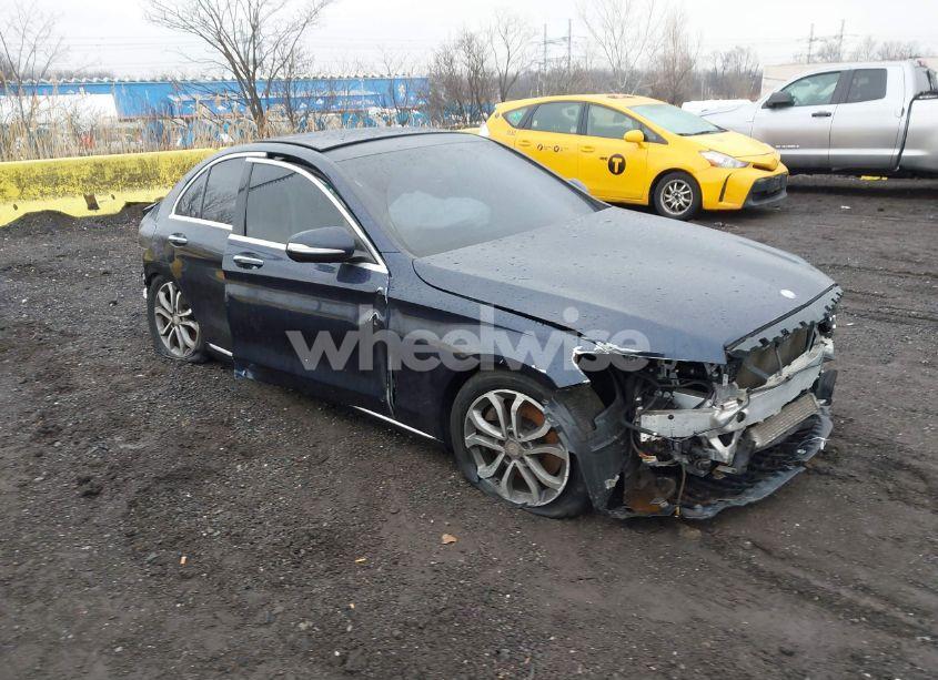 2015 Mercedes-benz C 300 4MATIC/LUXURY 4MATIC/SPORT 4MATIC (VIN 55SWF4KB2FU060966) main photo