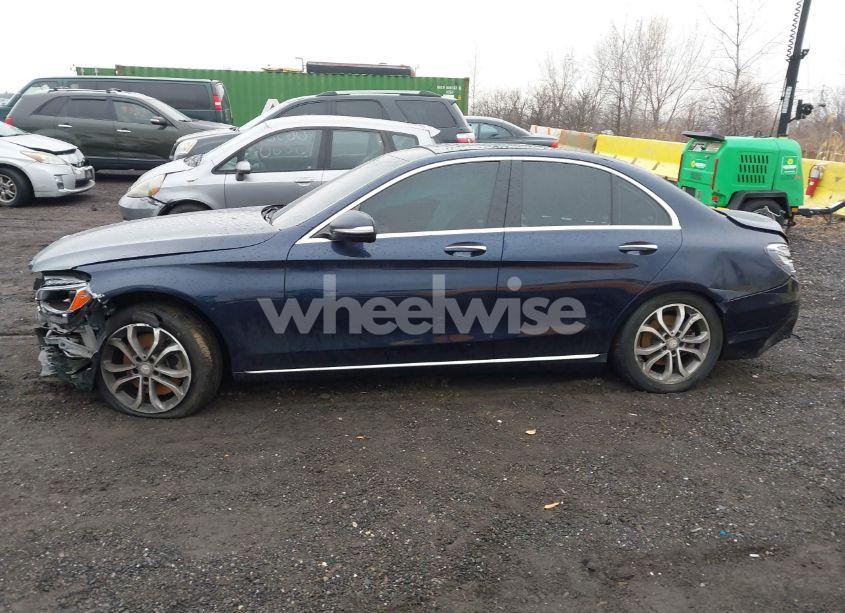 Photo 14 of 2015 Mercedes-benz C 300 4MATIC/LUXURY 4MATIC/SPORT 4MATIC (VIN 55SWF4KB2FU060966)