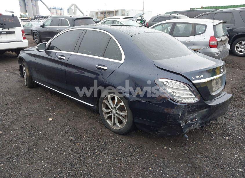 Photo 3 of 2015 Mercedes-benz C 300 4MATIC/LUXURY 4MATIC/SPORT 4MATIC (VIN 55SWF4KB2FU060966)
