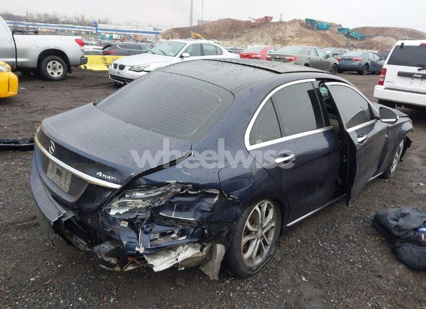 Photo 4 of 2015 Mercedes-benz C 300 4MATIC/LUXURY 4MATIC/SPORT 4MATIC (VIN 55SWF4KB2FU060966)