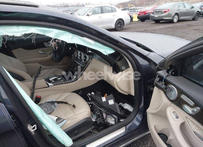 Photo 5 of 2015 Mercedes-benz C 300 4MATIC/LUXURY 4MATIC/SPORT 4MATIC (VIN 55SWF4KB2FU060966)