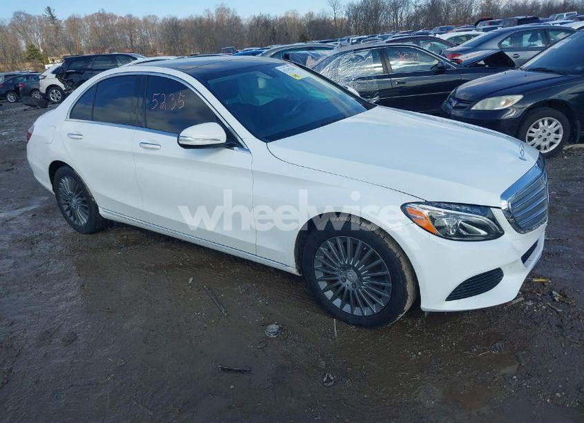 2015 Mercedes-benz C 300 4MATIC/LUXURY 4MATIC/SPORT 4MATIC (VIN 55SWF4KB2FU072728) main photo