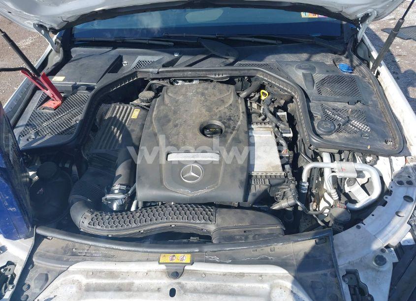 Photo 10 of 2015 Mercedes-benz C 300 4MATIC/LUXURY 4MATIC/SPORT 4MATIC (VIN 55SWF4KB2FU072728)