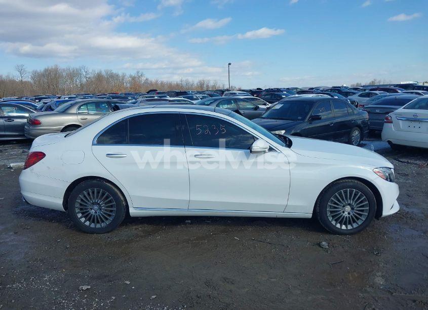 Photo 13 of 2015 Mercedes-benz C 300 4MATIC/LUXURY 4MATIC/SPORT 4MATIC (VIN 55SWF4KB2FU072728)