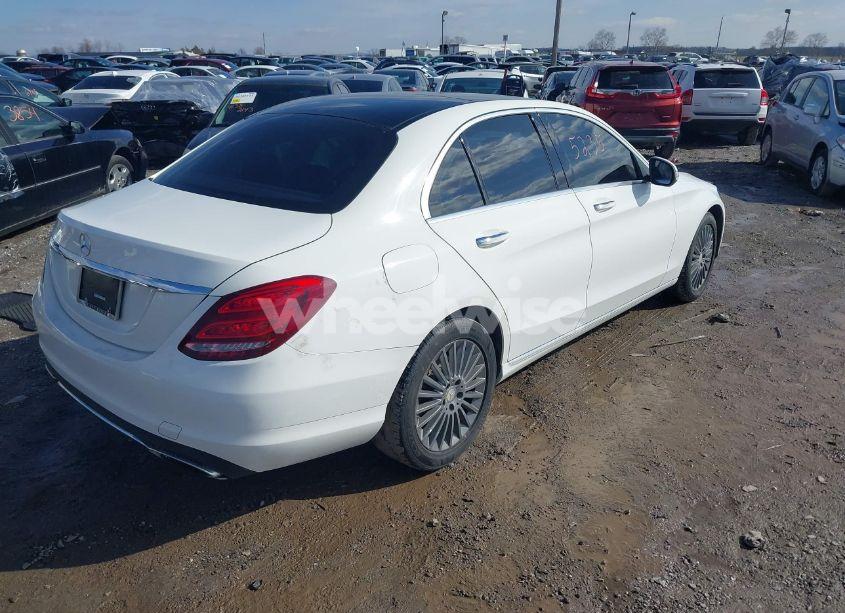 Photo 4 of 2015 Mercedes-benz C 300 4MATIC/LUXURY 4MATIC/SPORT 4MATIC (VIN 55SWF4KB2FU072728)
