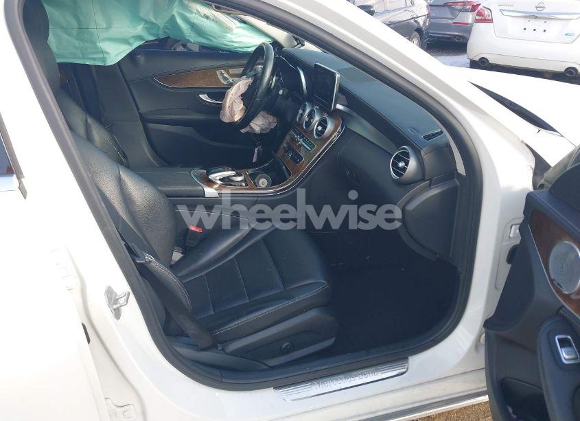 Photo 5 of 2015 Mercedes-benz C 300 4MATIC/LUXURY 4MATIC/SPORT 4MATIC (VIN 55SWF4KB2FU072728)