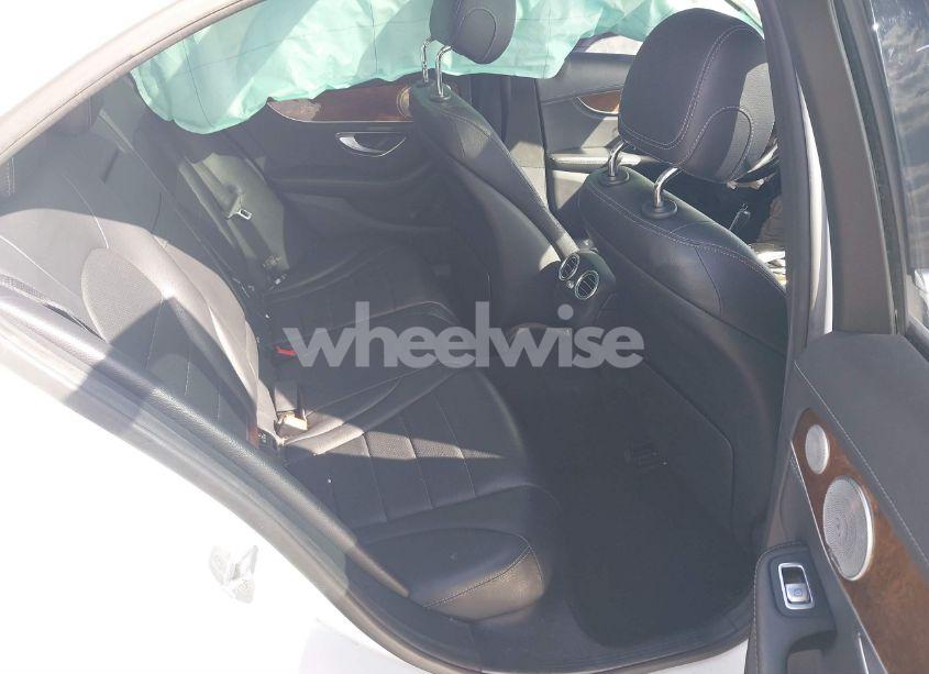 Photo 8 of 2015 Mercedes-benz C 300 4MATIC/LUXURY 4MATIC/SPORT 4MATIC (VIN 55SWF4KB2FU072728)