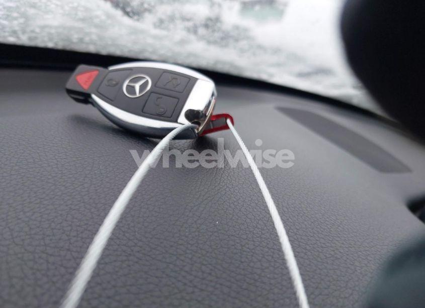 Photo 11 of 2015 Mercedes-benz C 300 4MATIC/LUXURY 4MATIC/SPORT 4MATIC (VIN 55SWF4KB2FU082112)