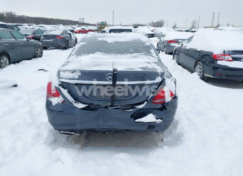 Photo 16 of 2015 Mercedes-benz C 300 4MATIC/LUXURY 4MATIC/SPORT 4MATIC (VIN 55SWF4KB2FU082112)