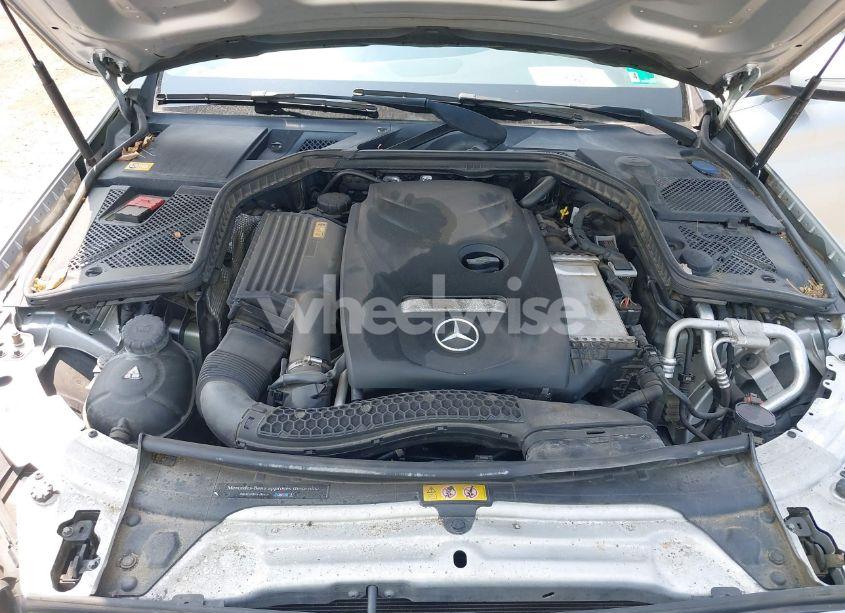 Photo 10 of 2015 Mercedes-benz C 300 4MATIC/LUXURY 4MATIC/SPORT 4MATIC (VIN 55SWF4KB2FU086385)