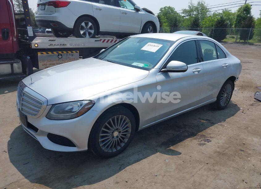 Photo 2 of 2015 Mercedes-benz C 300 4MATIC/LUXURY 4MATIC/SPORT 4MATIC (VIN 55SWF4KB2FU086385)