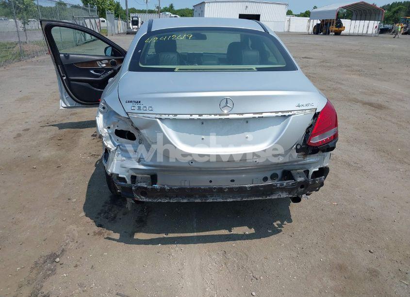 Photo 6 of 2015 Mercedes-benz C 300 4MATIC/LUXURY 4MATIC/SPORT 4MATIC (VIN 55SWF4KB2FU086385)