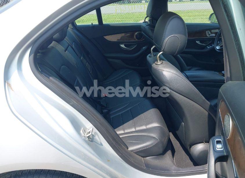 Photo 8 of 2015 Mercedes-benz C 300 4MATIC/LUXURY 4MATIC/SPORT 4MATIC (VIN 55SWF4KB2FU086385)