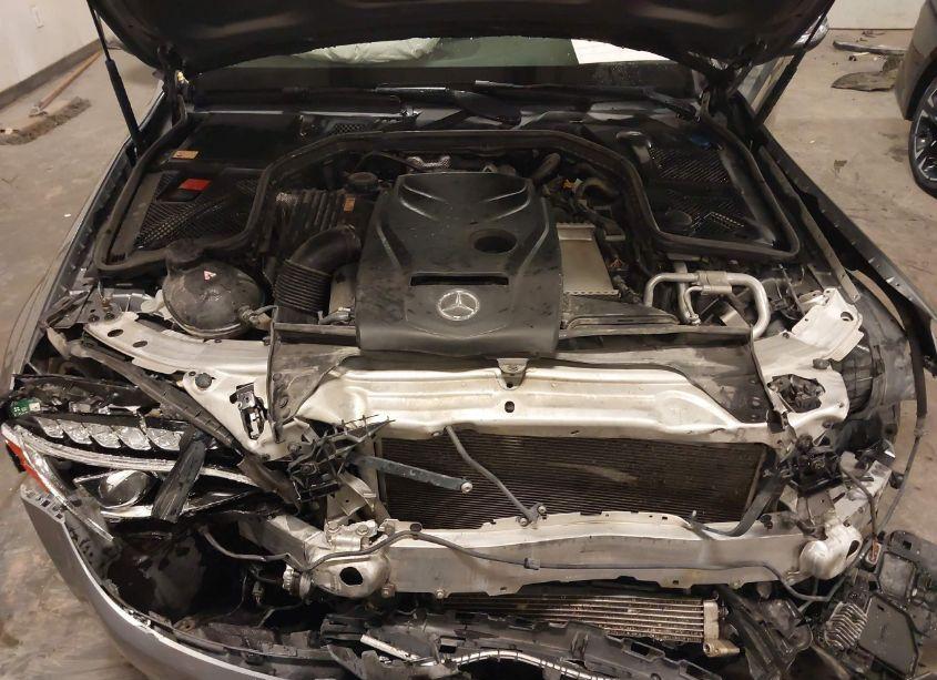 Photo 10 of 2015 Mercedes-benz C 300 4MATIC/LUXURY 4MATIC/SPORT 4MATIC (VIN 55SWF4KB2FU093420)