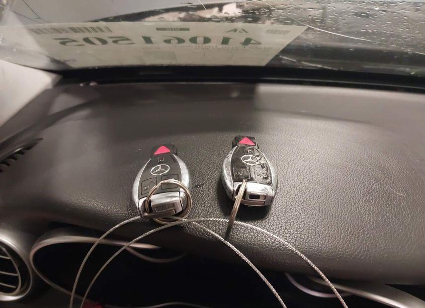 Photo 11 of 2015 Mercedes-benz C 300 4MATIC/LUXURY 4MATIC/SPORT 4MATIC (VIN 55SWF4KB2FU093420)