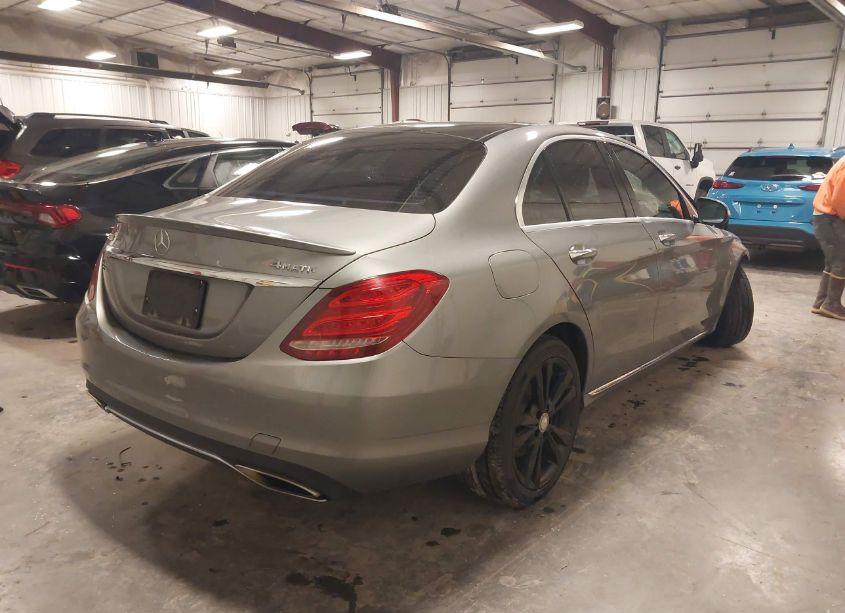 Photo 4 of 2015 Mercedes-benz C 300 4MATIC/LUXURY 4MATIC/SPORT 4MATIC (VIN 55SWF4KB2FU093420)