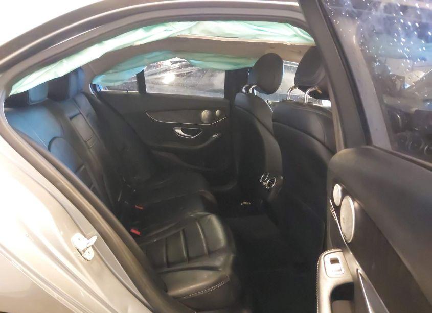 Photo 8 of 2015 Mercedes-benz C 300 4MATIC/LUXURY 4MATIC/SPORT 4MATIC (VIN 55SWF4KB2FU093420)