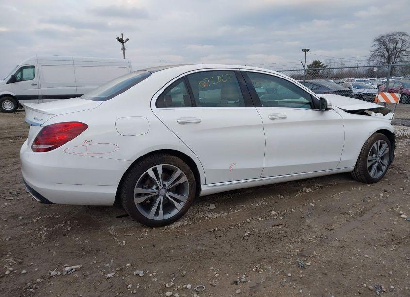Photo 13 of 2015 Mercedes-benz C 300 4MATIC/LUXURY 4MATIC/SPORT 4MATIC (VIN 55SWF4KB2FU095863)