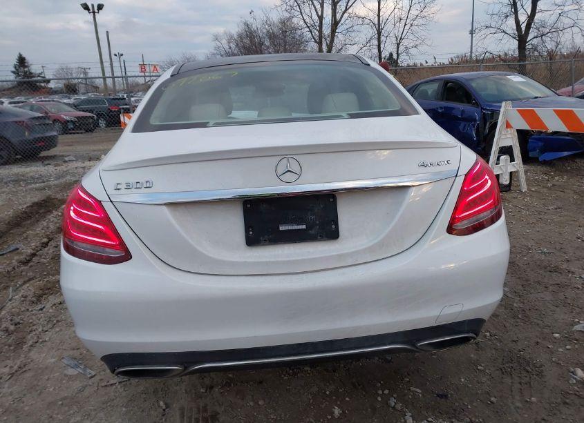 Photo 16 of 2015 Mercedes-benz C 300 4MATIC/LUXURY 4MATIC/SPORT 4MATIC (VIN 55SWF4KB2FU095863)