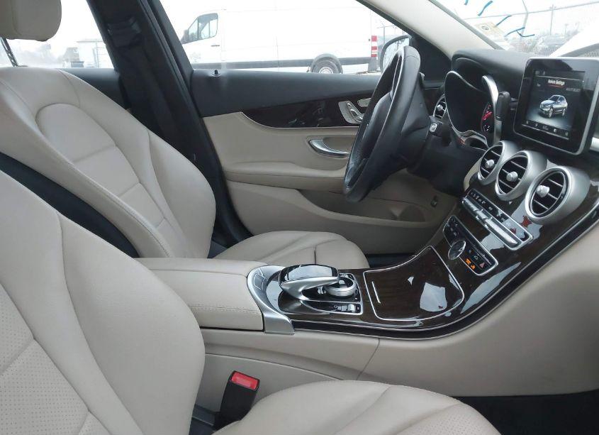 Photo 5 of 2015 Mercedes-benz C 300 4MATIC/LUXURY 4MATIC/SPORT 4MATIC (VIN 55SWF4KB2FU095863)