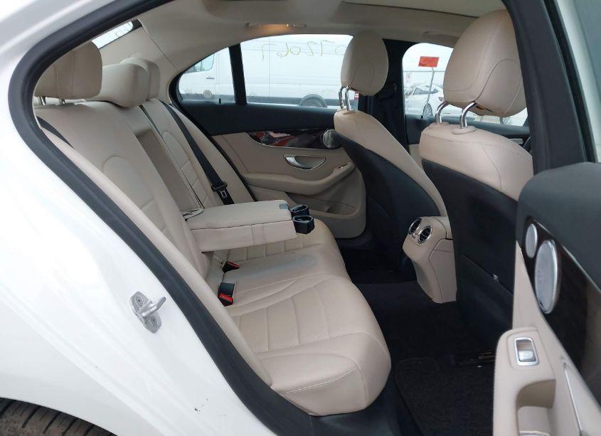 Photo 8 of 2015 Mercedes-benz C 300 4MATIC/LUXURY 4MATIC/SPORT 4MATIC (VIN 55SWF4KB2FU095863)