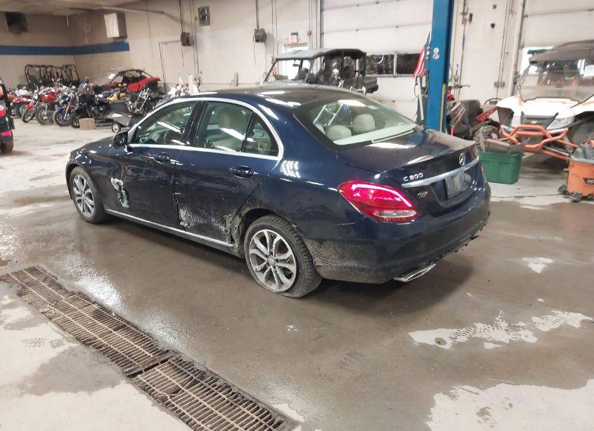 Photo 3 of 2016 Mercedes-benz C 300 4MATIC/LUXURY 4MATIC/SPORT 4MATIC (VIN 55SWF4KB2GU106863)