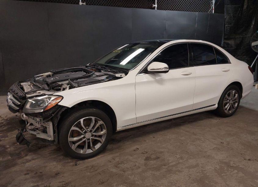 Photo 2 of 2016 Mercedes-benz C 300 4MATIC/LUXURY 4MATIC/SPORT 4MATIC (VIN 55SWF4KB2GU107754)