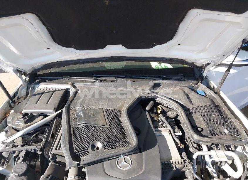 Photo 10 of 2016 Mercedes-benz C 300 4MATIC/LUXURY 4MATIC/SPORT 4MATIC (VIN 55SWF4KB2GU169462)