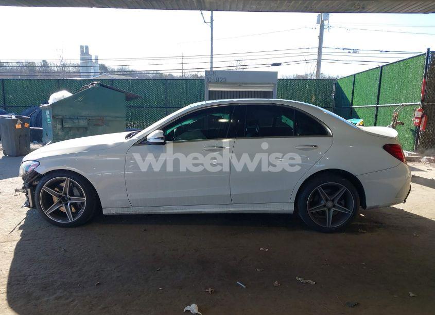 Photo 15 of 2016 Mercedes-benz C 300 4MATIC/LUXURY 4MATIC/SPORT 4MATIC (VIN 55SWF4KB2GU169462)