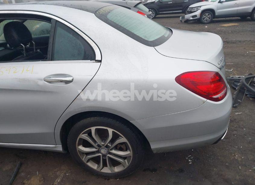 Photo 6 of 2017 Mercedes-benz C 300 4MATIC/LUXURY 4MATIC/SPORT 4MATIC (VIN 55SWF4KB2HU181063)