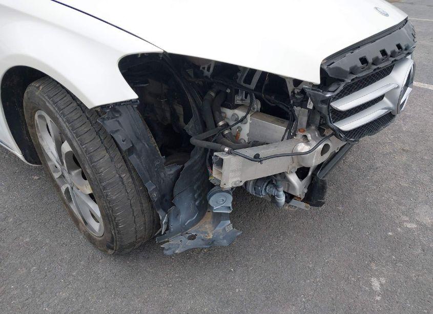 Photo 20 of 2017 Mercedes-benz C 300 4MATIC/LUXURY 4MATIC/SPORT 4MATIC (VIN 55SWF4KB2HU182097)