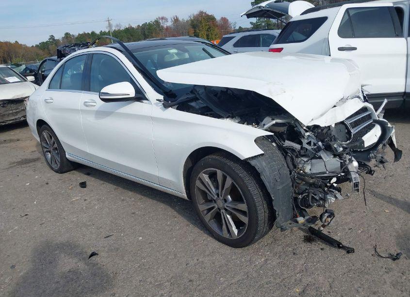 2017 Mercedes-benz C 300 4MATIC/LUXURY 4MATIC/SPORT 4MATIC (VIN 55SWF4KB2HU183685) main photo