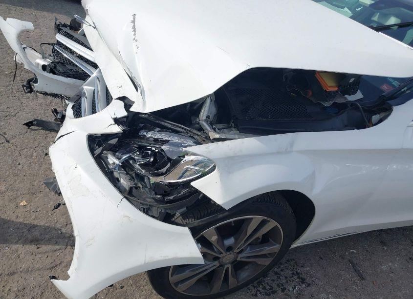 Photo 18 of 2017 Mercedes-benz C 300 4MATIC/LUXURY 4MATIC/SPORT 4MATIC (VIN 55SWF4KB2HU183685)