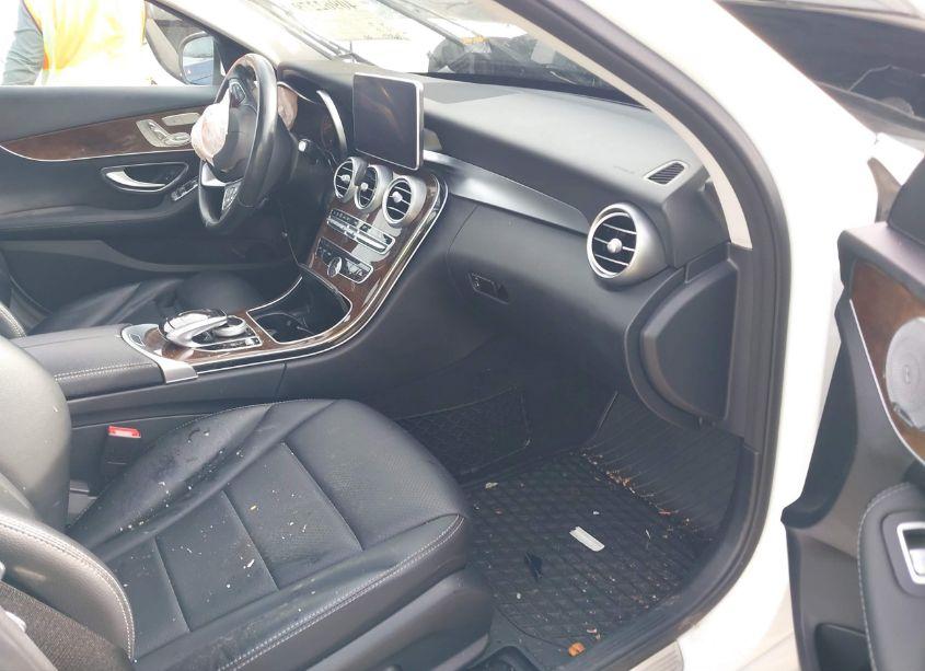 Photo 5 of 2017 Mercedes-benz C 300 4MATIC/LUXURY 4MATIC/SPORT 4MATIC (VIN 55SWF4KB2HU183685)