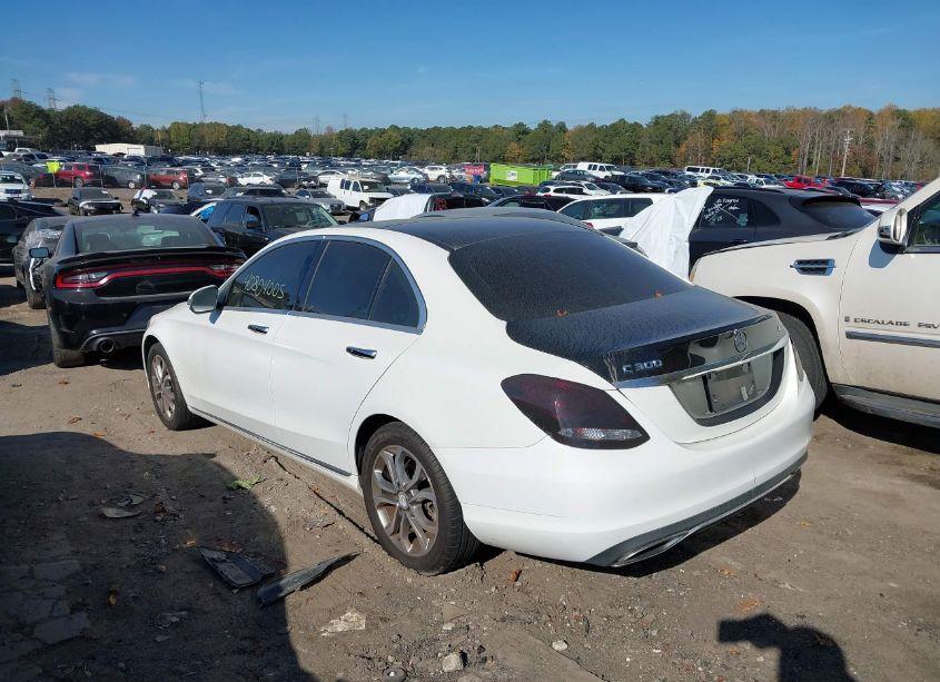 Photo 3 of 2017 Mercedes-benz C 300 4MATIC/LUXURY 4MATIC/SPORT 4MATIC (VIN 55SWF4KB2HU204860)