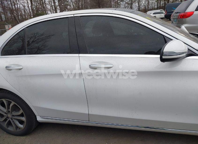 Photo 13 of 2017 Mercedes-benz C 300 4MATIC/LUXURY 4MATIC/SPORT 4MATIC (VIN 55SWF4KB2HU210089)