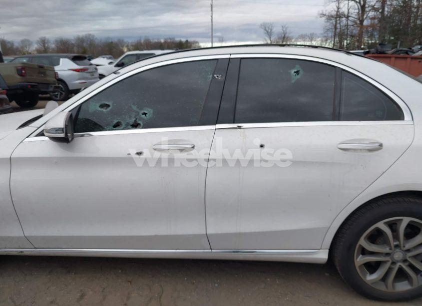 Photo 14 of 2017 Mercedes-benz C 300 4MATIC/LUXURY 4MATIC/SPORT 4MATIC (VIN 55SWF4KB2HU210089)