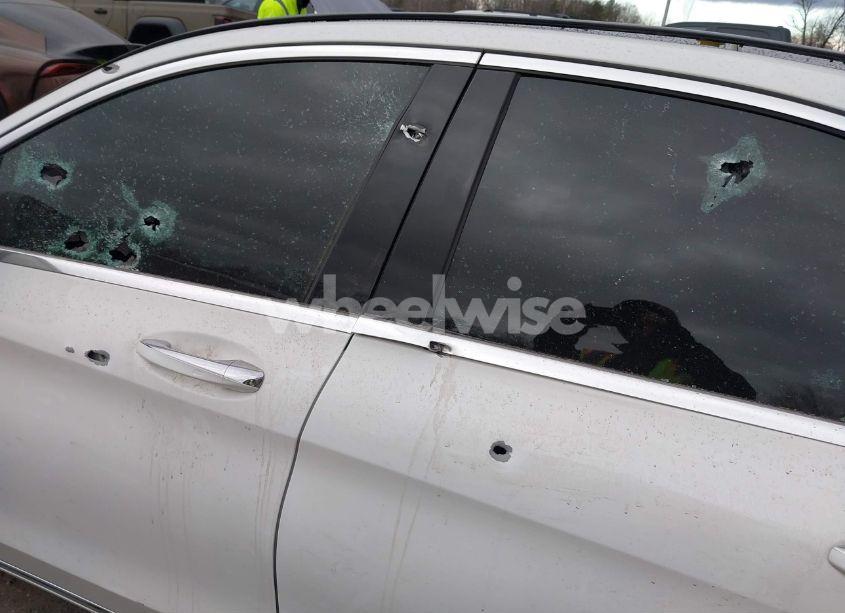 Photo 6 of 2017 Mercedes-benz C 300 4MATIC/LUXURY 4MATIC/SPORT 4MATIC (VIN 55SWF4KB2HU210089)