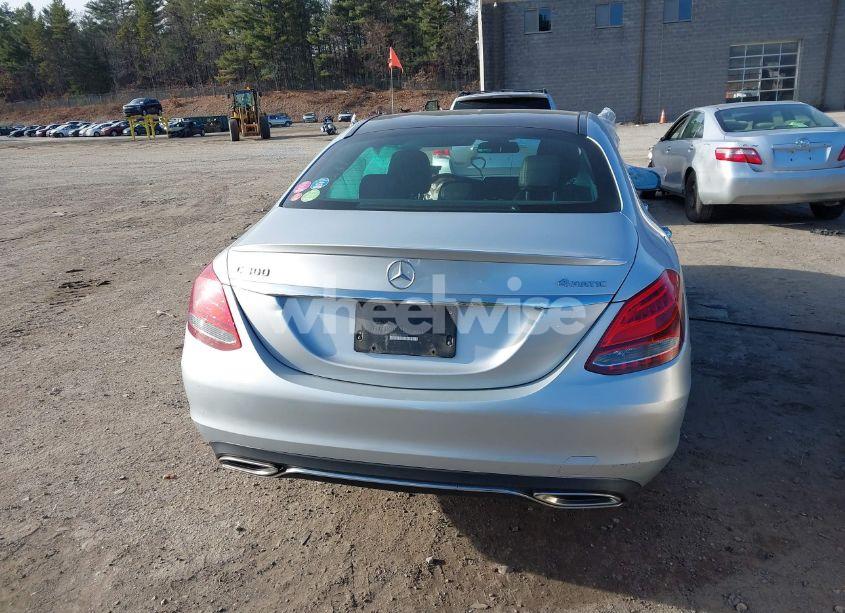 Photo 16 of 2018 Mercedes-benz C 300 4MATIC (VIN 55SWF4KB2JU271030)