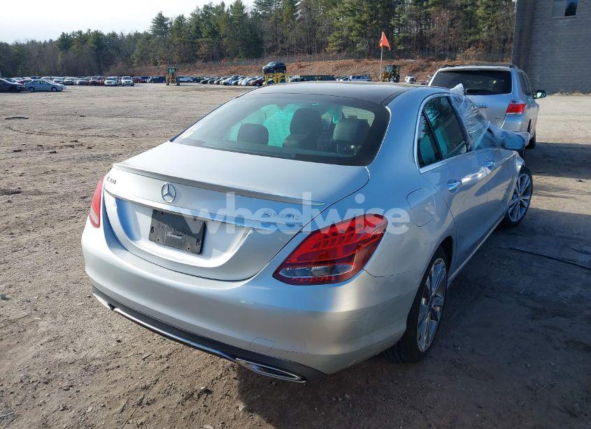 Photo 4 of 2018 Mercedes-benz C 300 4MATIC (VIN 55SWF4KB2JU271030)