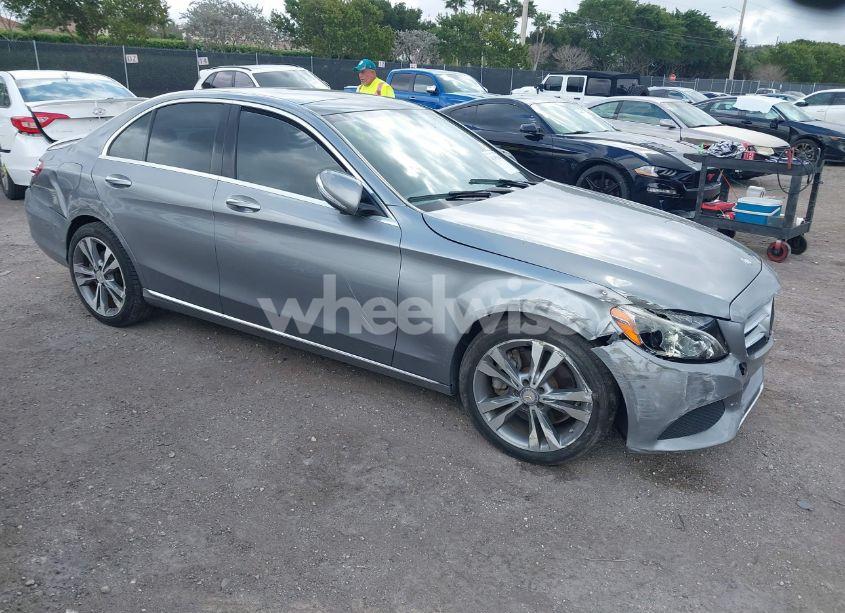 2015 Mercedes-benz C 300 4MATIC/LUXURY 4MATIC/SPORT 4MATIC (VIN 55SWF4KB3FU002431) main photo