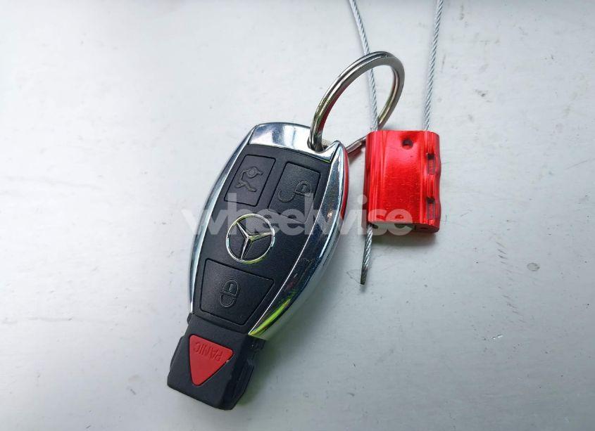 Photo 11 of 2015 Mercedes-benz C 300 4MATIC/LUXURY 4MATIC/SPORT 4MATIC (VIN 55SWF4KB3FU002431)