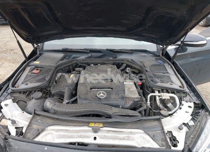 Photo 10 of 2015 Mercedes-benz C 300 4MATIC/LUXURY 4MATIC/SPORT 4MATIC (VIN 55SWF4KB3FU013803)